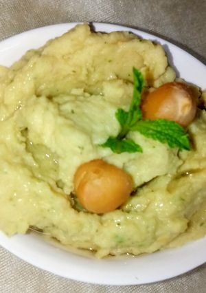 A picture of Mint hummus.