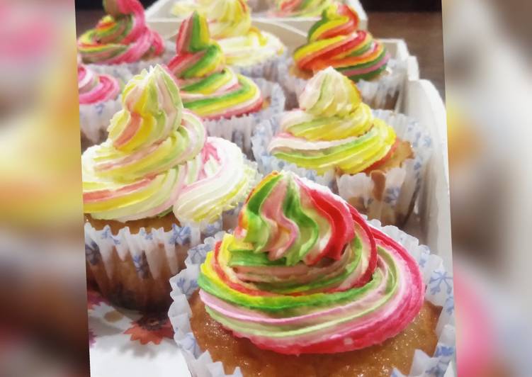 Cupcakes con crema Coloridos 😋