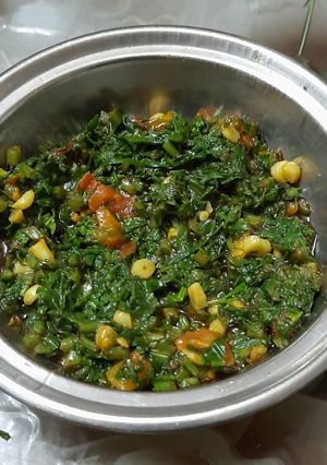પાલક ની ભાજી (palak bhaji recipie in Gujarati) રેસીપી મુખ્ય ફોટો