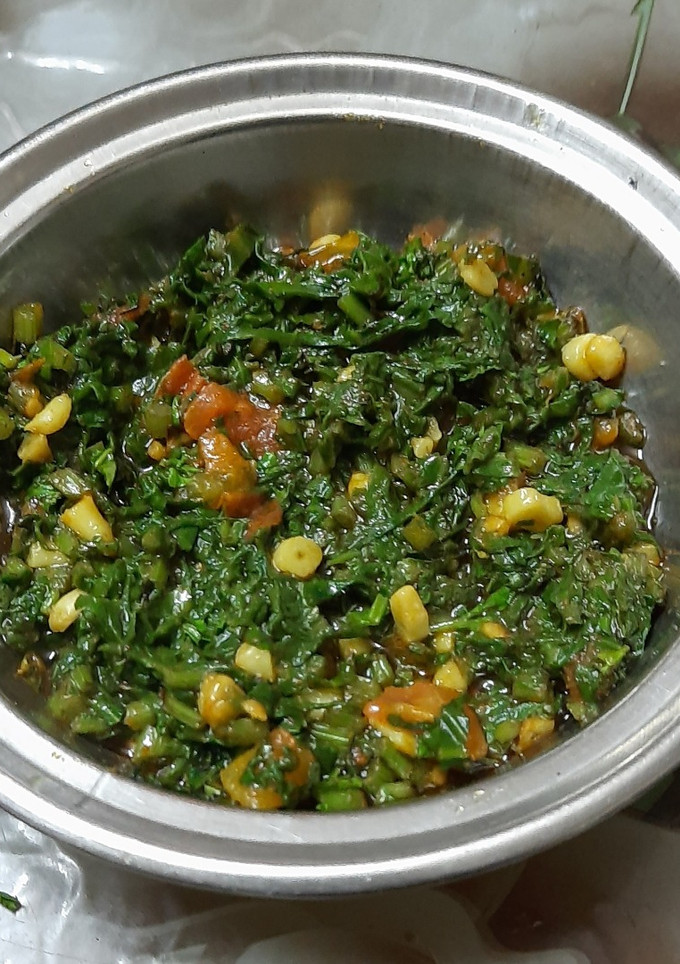 પાલક ની ભાજી (palak bhaji recipie in Gujarati) રેસીપી મુખ્ય ફોટો