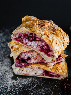 Meggyes-túrós rétes recept fotója