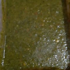 A picture of Green chutney.