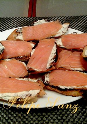 Foto principal de Tostas de salmón