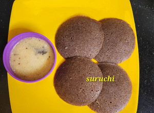 A picture of Ragi Idli.