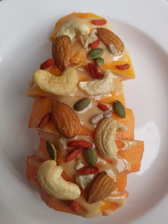 A picture of Papaya pull apart loaded boat.