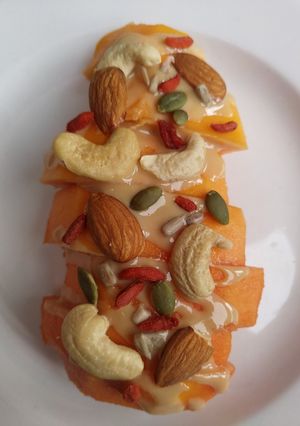 A picture of Papaya pull apart loaded boat.