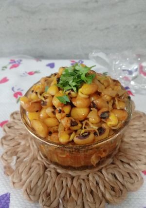 A picture of Sprouted chavli (black eyed beans)usal.