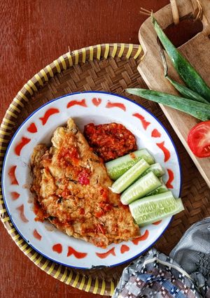 Foto resep Telur Dadar Sambal Penyet