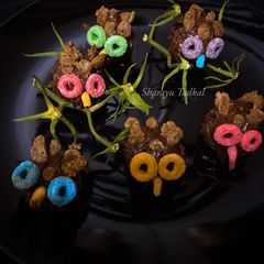 A picture of Owl on Twig Chococake.