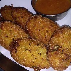 A picture of Beaten rice kurmure starter.