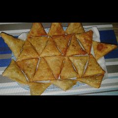 A picture of Beef samosa.