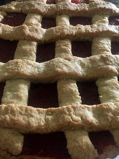 Una foto de Pasta frola de membrillo (masa crocante)😋👏😍otra de mis versiones....🤗😋😉🥰❤️