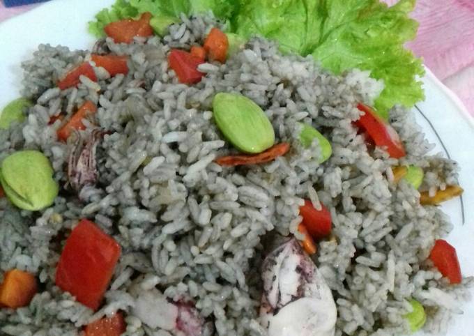 Resep: Nasi goreng Cumi hitam Pedas Gampang