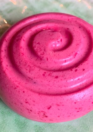 Une photo de Bavarois fruits rouge