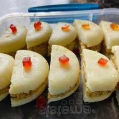 A picture of Malai Chap/Malai Sandwich.