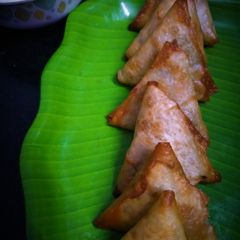 A picture of Keema Matar samosa.