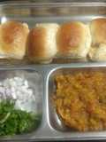 पार्टी सपशेल पावभाजी (Pav Bhaji Recipe In Marathi)