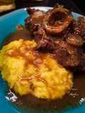 Ossobuco alla milanese (stew beef shank dengan saffron risotto)