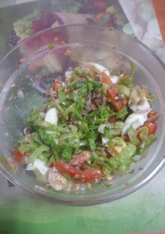 Una foto de Ensalada con sardinas