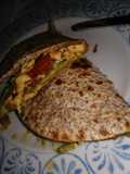 Piadina con guacamole, pollo e peperoni