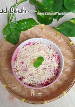 Foto resep Salad Buah (with Saus Korean Strawberry)