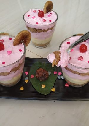 A picture of Fig, vanilla and gulkand truff.