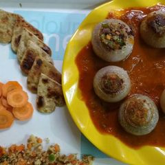 A picture of Stuffed onion curry.