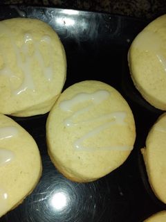 Una foto de Galletitas de masa sablé decoradas con glassé (rima😆)