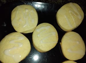 Una foto de Galletitas de masa sablé decoradas con glassé (rima😆)