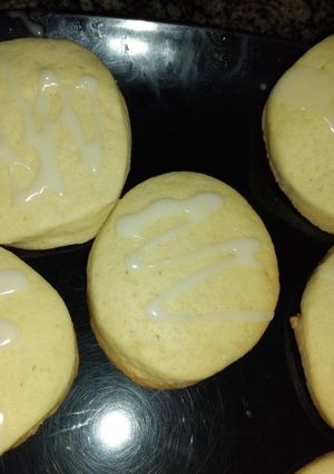 Una foto de Galletitas de masa sablé decoradas con glassé (rima😆)