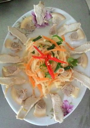 Hình của món Thanh đạm với su hào, cà rốt xào,thịt luộc.