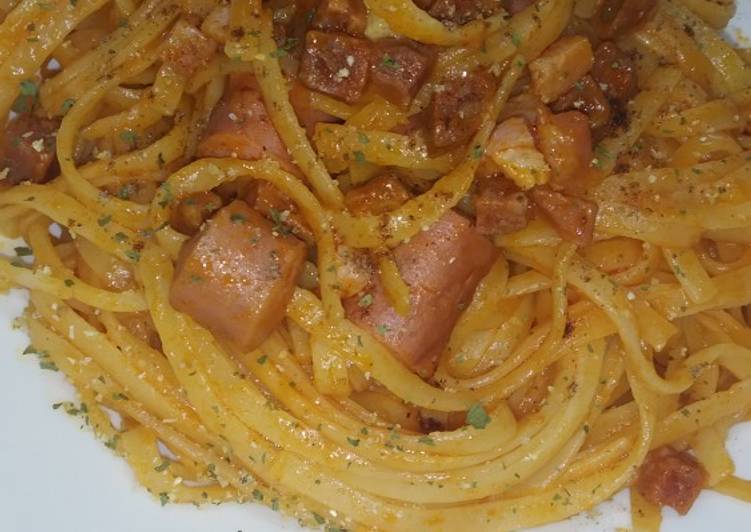 Tallarines con Salchichas, chorizo y jamón