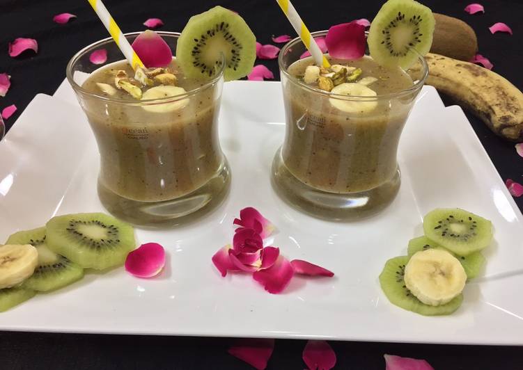 Simple Way to Prepare Ultimate Banana kiwi Smoothie with orange juice
