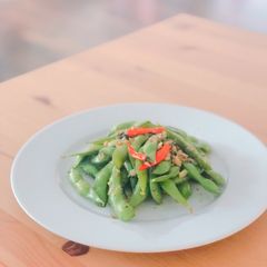 A picture of Edamame garlic chili by izakaya 4m1.