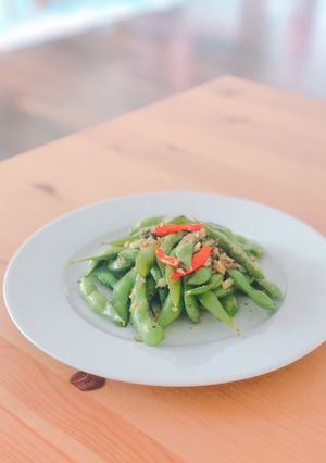 A picture of Edamame garlic chili by izakaya 4m1.
