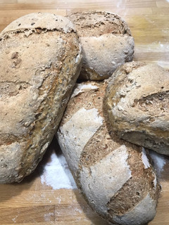 A picture of Multigrain Bread with Seeds.