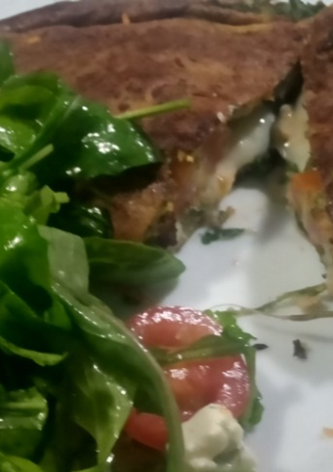 Una foto de Omelette de hojas de rábanitos