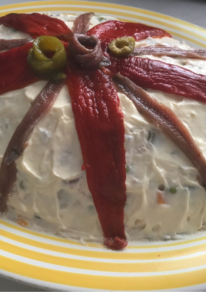 Una foto de Ensaladilla, fresquita y rápida con verduras al vapor