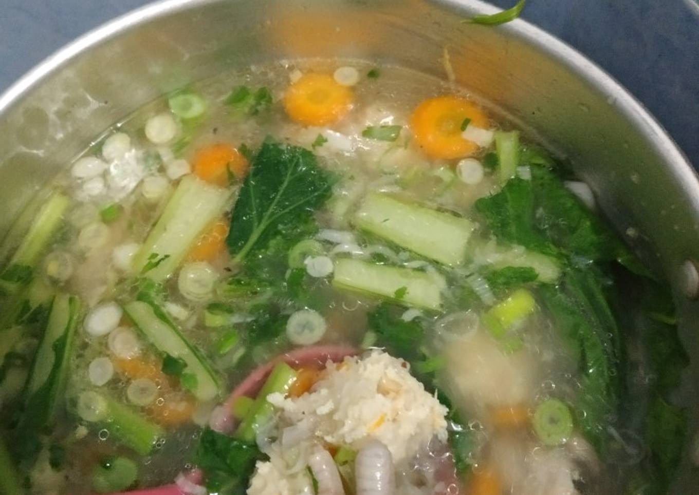 Sop Bakso Ayam serabut