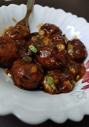 વેજ. મંચુરિયન (Veg. Manchurian Recipe In Gujarati) રેસીપી મુખ્ય ફોટો