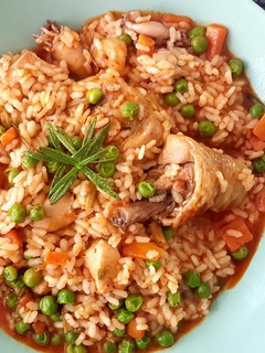 Una foto de Arroz mixto semi caldoso