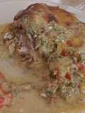 Pescado saludable al horno con tomate y espinaca
