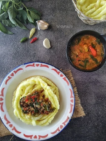 Cara Gampang Menyiapkan Resep Kurupuk banjur sambal oncom yang Lezat Sekali Anti Ribet, Menggugah Selera