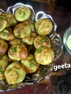 पालक अप्पम (Spinach appam recipe in Hindi) रेसिपी मुख्य फोटो