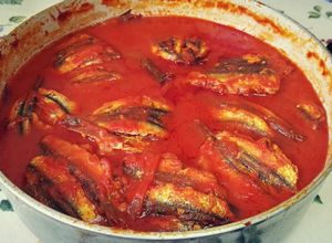 Foto di Alici a beccafico con sugo di pomodoro alla messinese