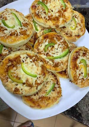 A picture of Chicken Mini Pizza #EidMeetup.