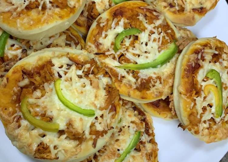 Recipe of Appetizing Chicken Mini Pizza #EidMeetup