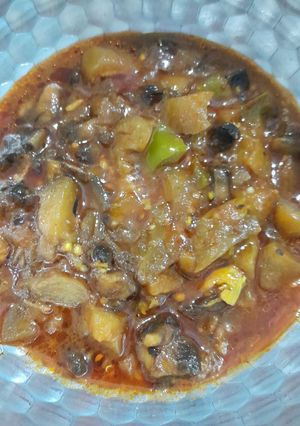 عکسی از دستور خورشت بادمجان و قارچ
