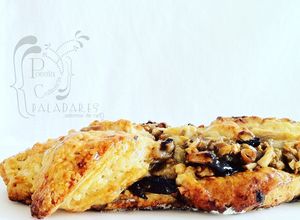 Una foto de Trenza de Almudévar - hojaldre y relleno de futos secos