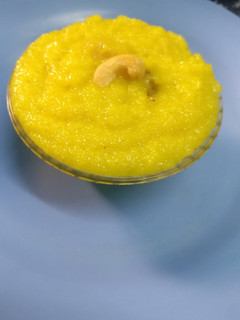 அண்ணாச்சி நெய் ரவா கேசரி (annachi nei rava kesari recipe in Tamil) செய்முறை முக்கிய புகைப்படம்